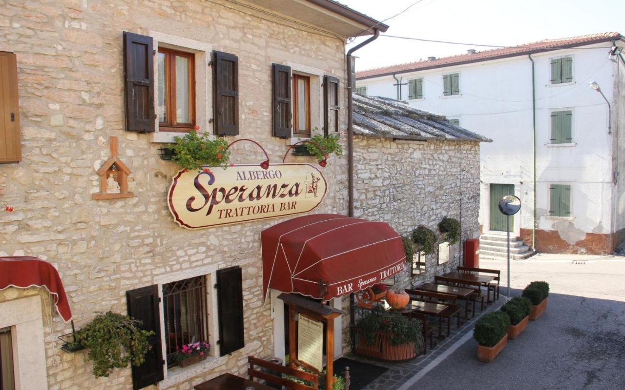 Albergo Speranza Spiazzi Di Monte Baldo 스피아찌 디 카프리노 외부 사진