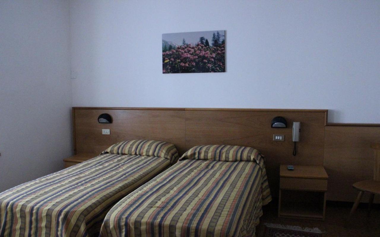 Albergo Speranza Spiazzi Di Monte Baldo 스피아찌 디 카프리노 외부 사진